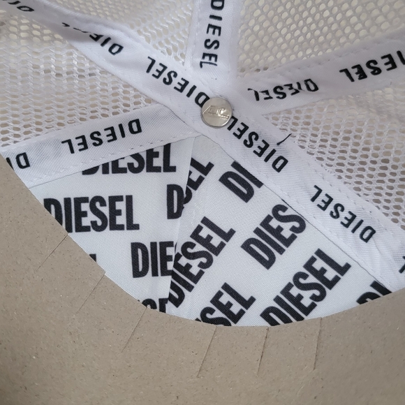 Diesel Snapback Hat (NWT) - Picture 3 of 4
